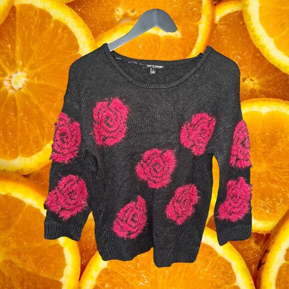 Cable & Gauge Black with Rose Sweater Size Small - Picture 2 of 7